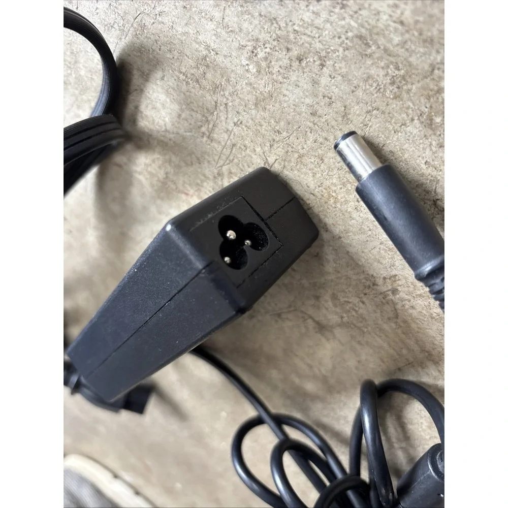 Genuine Dell 130W 19.5V SMALL TIP (7.4mm) AC Adapter Charger for XPS Latitude